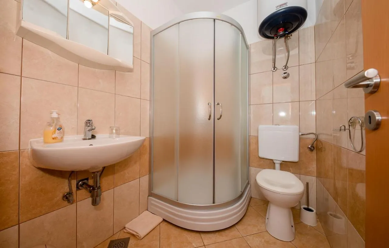 *** Konukevi Apartments Kordic Barbat na Rabu Hırvatistan
