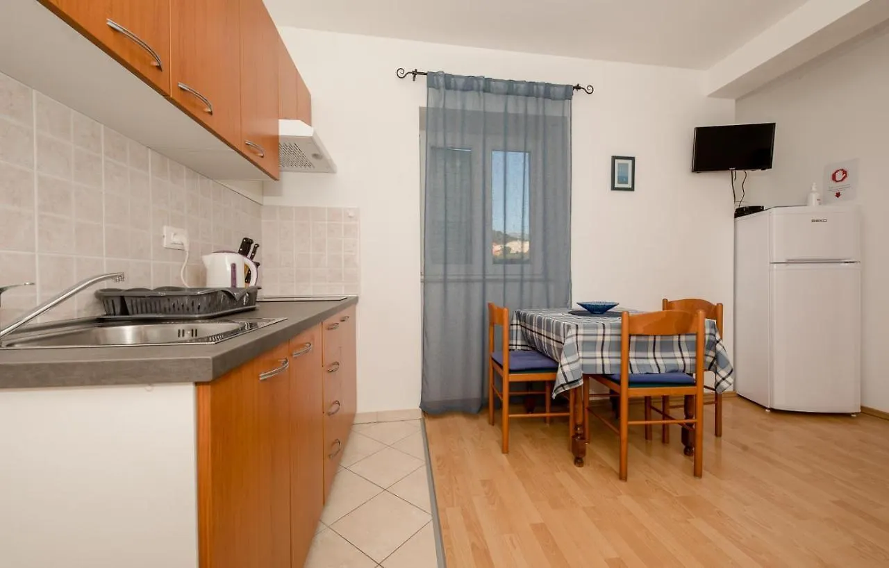 Apartments Kordic Barbat na Rabu Maison d'hôtes